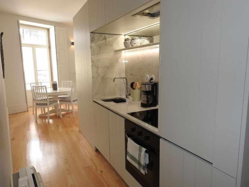 Oporto Delight 1 Luxury Apartment In Historic Center With Balcony Max 4 P Dış mekan fotoğraf